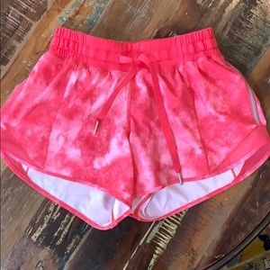 Lululemon Hotty Hot II shorts